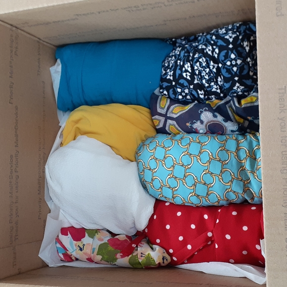 Tops Blouse (14 pieces) asst - Picture 3 of 8